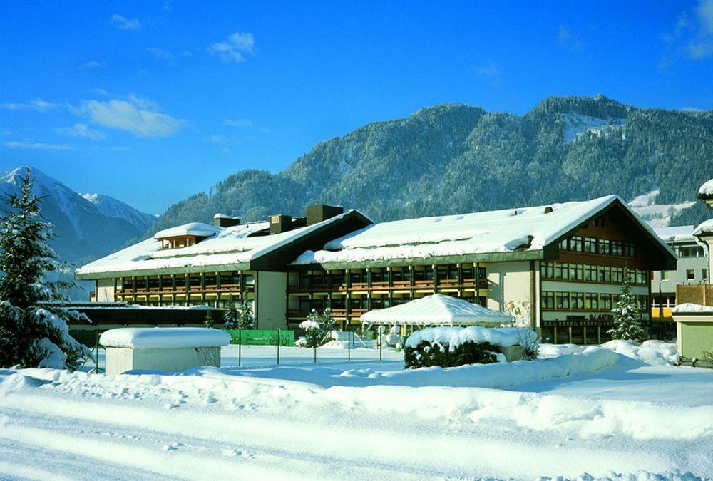 Alpin- Das Sporthotel - Ski In Ski Out Cityxpress, Summercard Included Zell am See Exterior foto